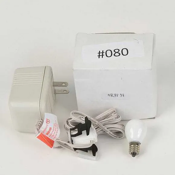 Replacement Adapter 3V Dc 900Ma White Female Aux Clip W/Light